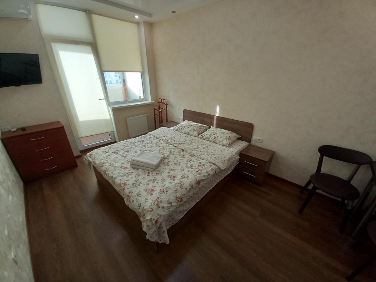 Smart Apartments Drahomanova 2А เคียฟ ภายนอก รูปภาพ