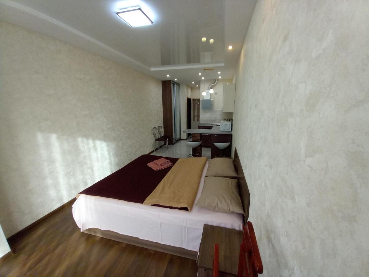 Smart Apartments Drahomanova 2А เคียฟ ภายนอก รูปภาพ